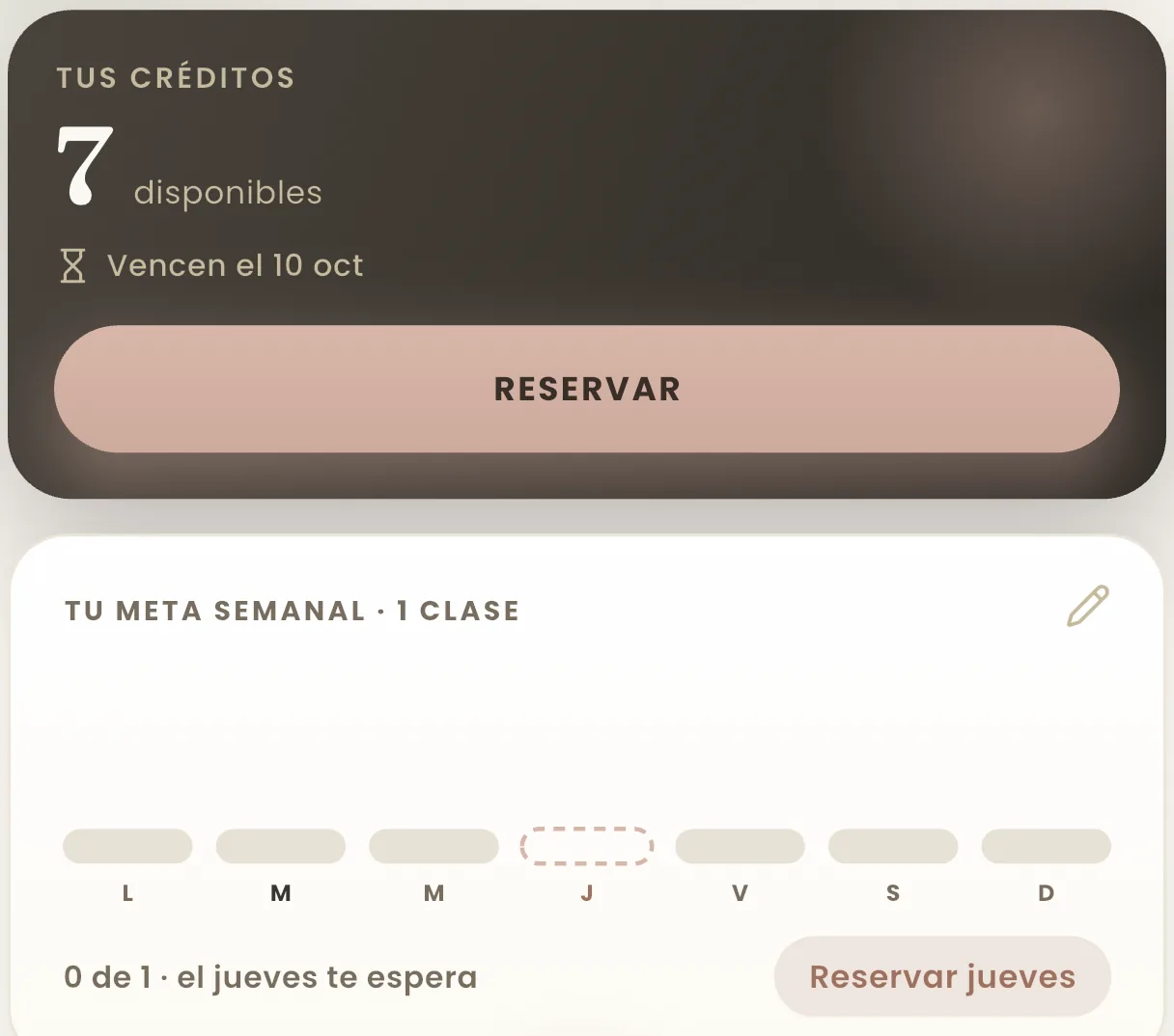 Detalle real de la app: tarjeta de créditos con vencimiento y meta semanal